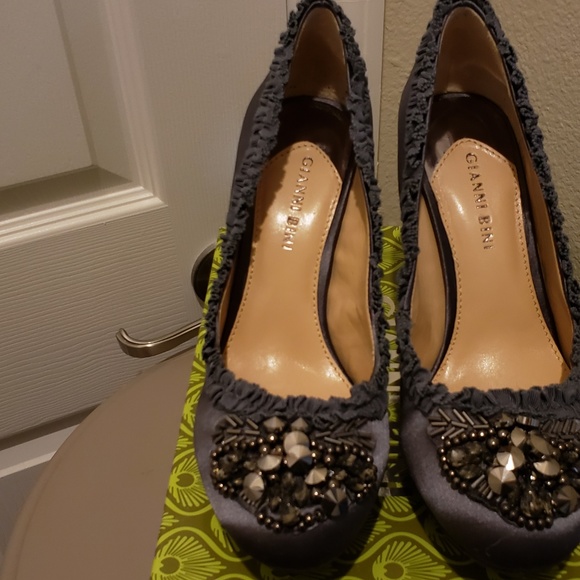 NIB Gianna Bini Ceylon (gray) colored Platforms - Picture 2 of 8